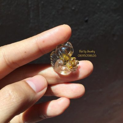 ho-ly-thach-anh-toc-vang ho-ly-thach-anh-toc-vang