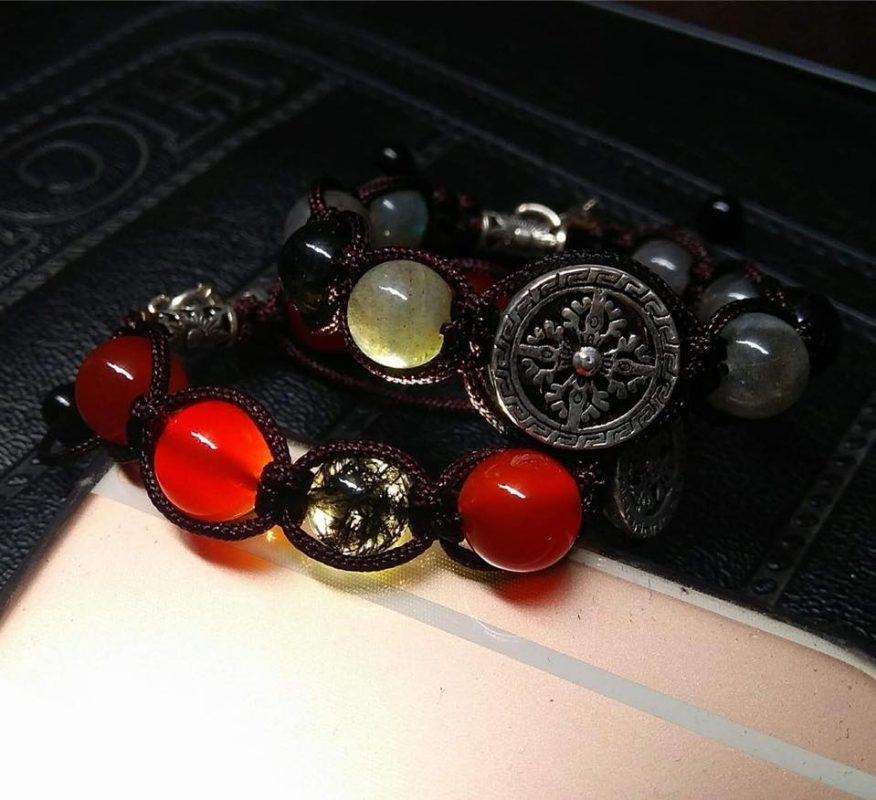 Vòng tay tình bạn