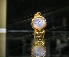 mặt phật baby đá moonstone