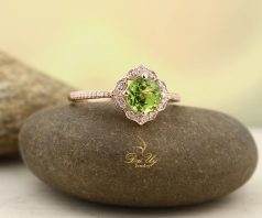 Nhẫn đá peridot